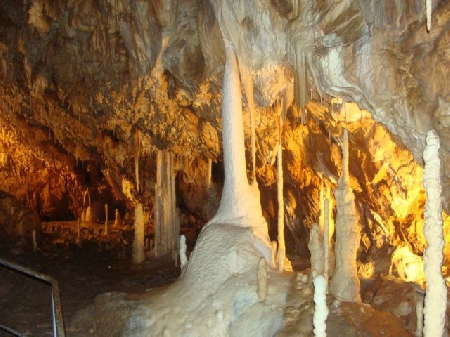 romanian-caves-