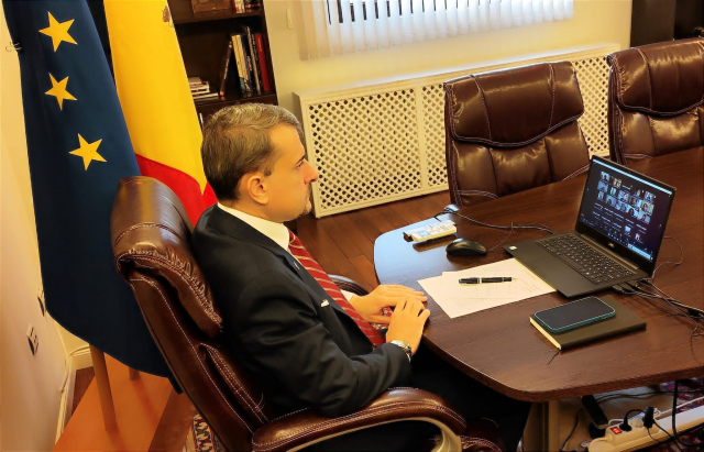 reuniune-online-cu-profesorii-lccr-reprezentanti-ai-parlamentului-si-ai-institutului-limbii-romane