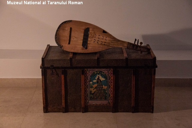 la-cobza-instrument-traditionnel-roumain-fait-son-grand-retour-sur-le-devant-de-la-scene