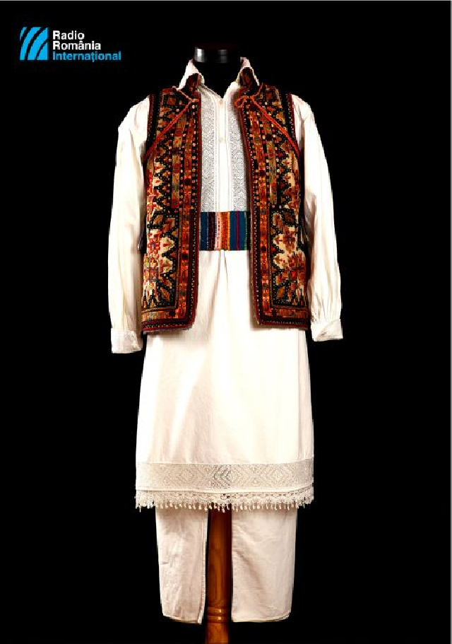 septembre-2019---costume-traditionnel-de-fete-de-la-localite-de-topolovatu-mare-ouest