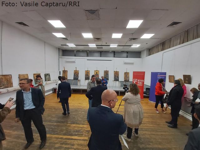ucra-expozitie1.jpg ucra-expozitie1.jpg