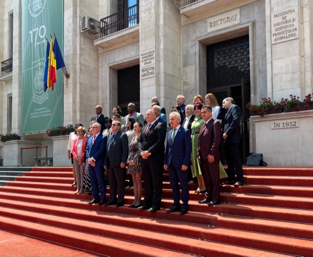 el-ministro-cubano-de-educacion-superior-visita-rumania