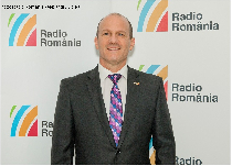 the israeli ambassador to bucharest, reuven azar, visits radio romania