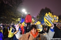 romania sees fresh street protests