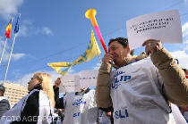 education employees protest in iasi