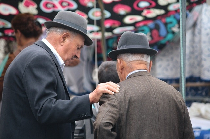 vârstnicii sunt, întradevăr, de aur / old is (really) gold