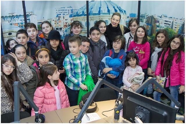 Peste 1000 de elevi au vizitat astăzi Radio România