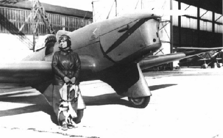 The first Romanian woman pilot and skydiver