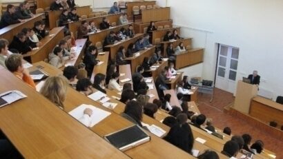 Mai multe burse de studii pentru tinerii din Republica Moldova
