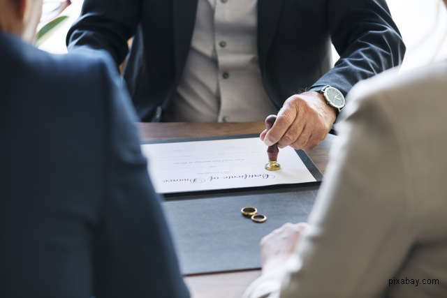 Casamientos y divorcios en la Rumanía actual Casamientos y divorcios en la Rumanía actual