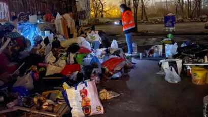 Wohltätigkeit in der Pandemie: NGO helfen Obdachlosen, chronisch Kranken und Senioren