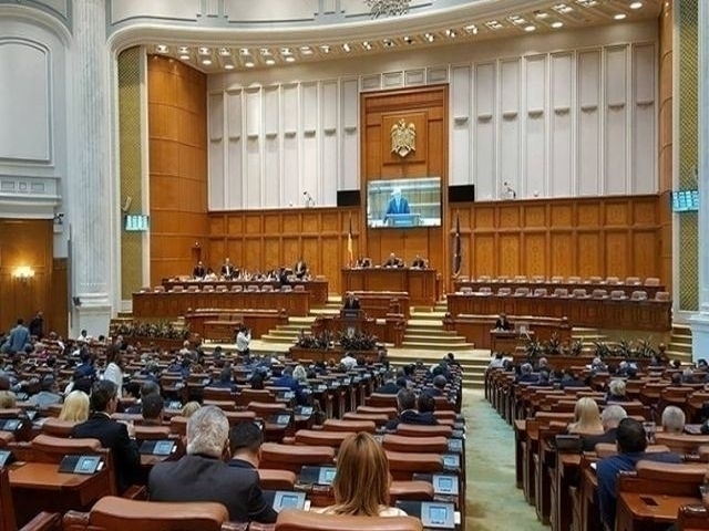 חברי פרלמנט הרומני מגנים הפגנות אנטישמיות ברומניה