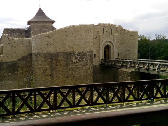 Festung Suceava: mittelalterliches Flair durch multimediale Erlebnisse ergänzt