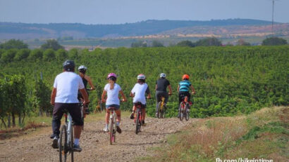 Cicloturismo en bicicleta por rutas culturales