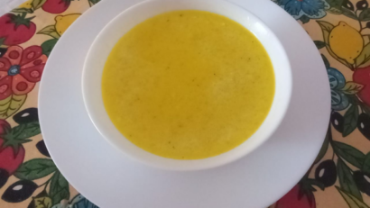 Le potage aigre aux courgettes