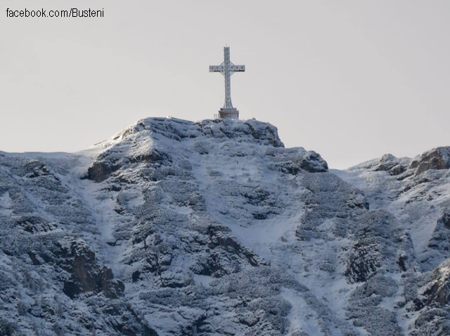 Foto: la Croce degli Eroi - Buşteni (Foto: Facebook.com/Bușteni)