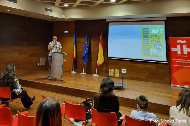 Nuevo diccionario bilingüe rumano-español Nuevo diccionario bilingüe rumano-español