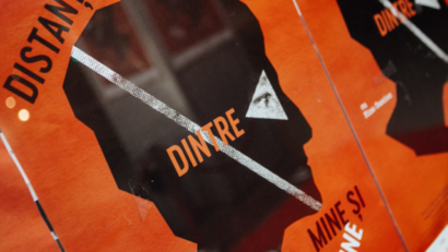 «La distance entre moi et moi» …