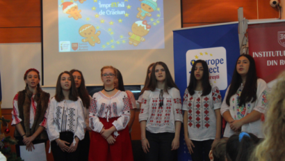 ÎmprEUnă de Crăciun