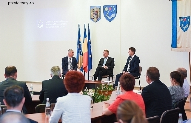 Autonomie, regionalizare, descentralizare