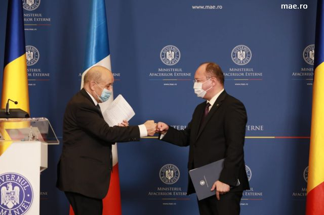 Visite à Bucarest du chef de la diplomatie française, Jean-Yves Le Drian