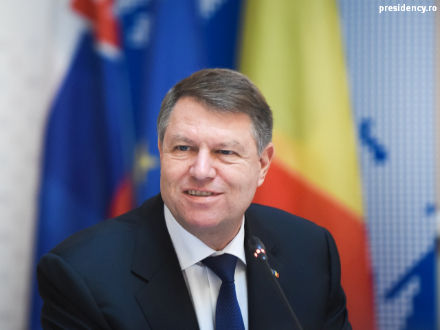 Consultări ale preşedintelui României cu partidele parlamentare