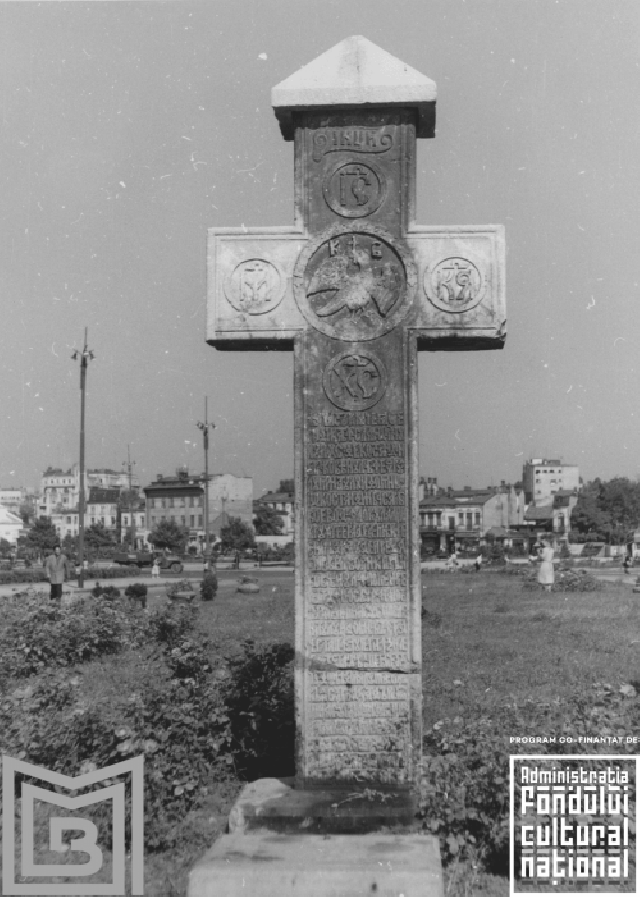 Les crucifix en pierre de Bucarest