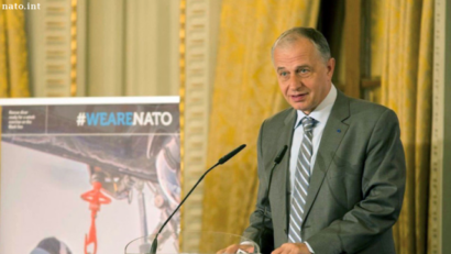 Un rumano en la dirección de la OTAN