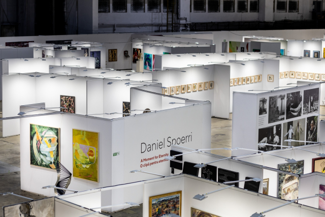 Kunstmesse im Flugzeughangar: MoBu feiert Auftaktveranstaltung