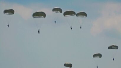 Les unités de parachutistes de l’armée roumaine