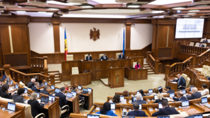 Limba română reintră/iintră diznou în leghislaţia din Republica Moldova