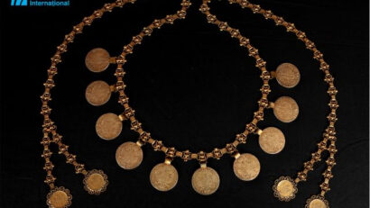 Décembre 2019 – collier de 10 grandes pièces de monnaie