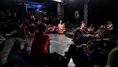 Bukarester Tanzzentrum: Performance zu Ehren des Avantgardisten Isidore Isou