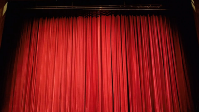Theaterbranche während der Pandemie: vielfältige Probleme, Notlösungen mit Potential