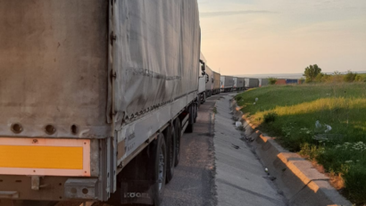 TIR-urile care ies din România prin PTF Giurgiu-Ruse formează cozi de zece km
