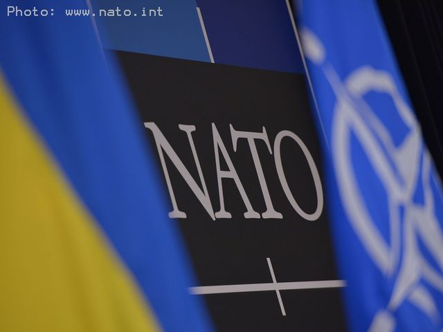 NATO ș-polimlu ditu Ucraina
