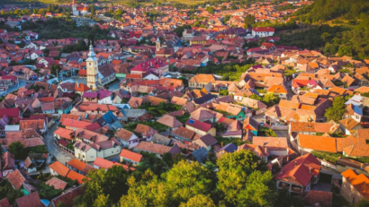 2023年6月26日：勒希纳里村 (Răşinari Village)，荣获世界旅游组织奖