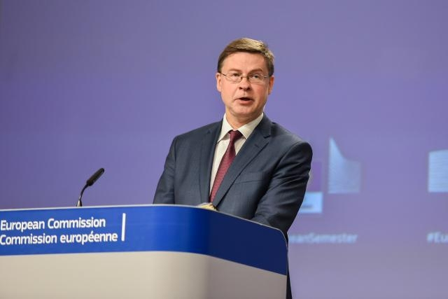 UE sprijină tinerii să-şi găsească locuri de muncă