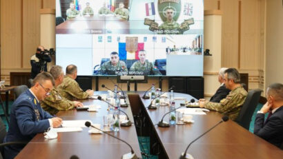 Videoconferință a conducerii MApN cu militarii aflați în misiuni externe