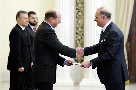 L’Ambasciatore Diego Brasioli presenta le credenziali al Presidente Traian Basescu