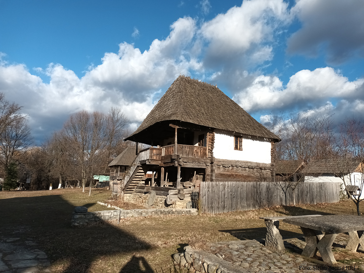 L'abitazione fortificata (cula) Cornescu (Foto: Ștefan Baciu/RRI)