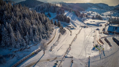2024年 2月4 日： 罗马尼亚北部滑雪运动