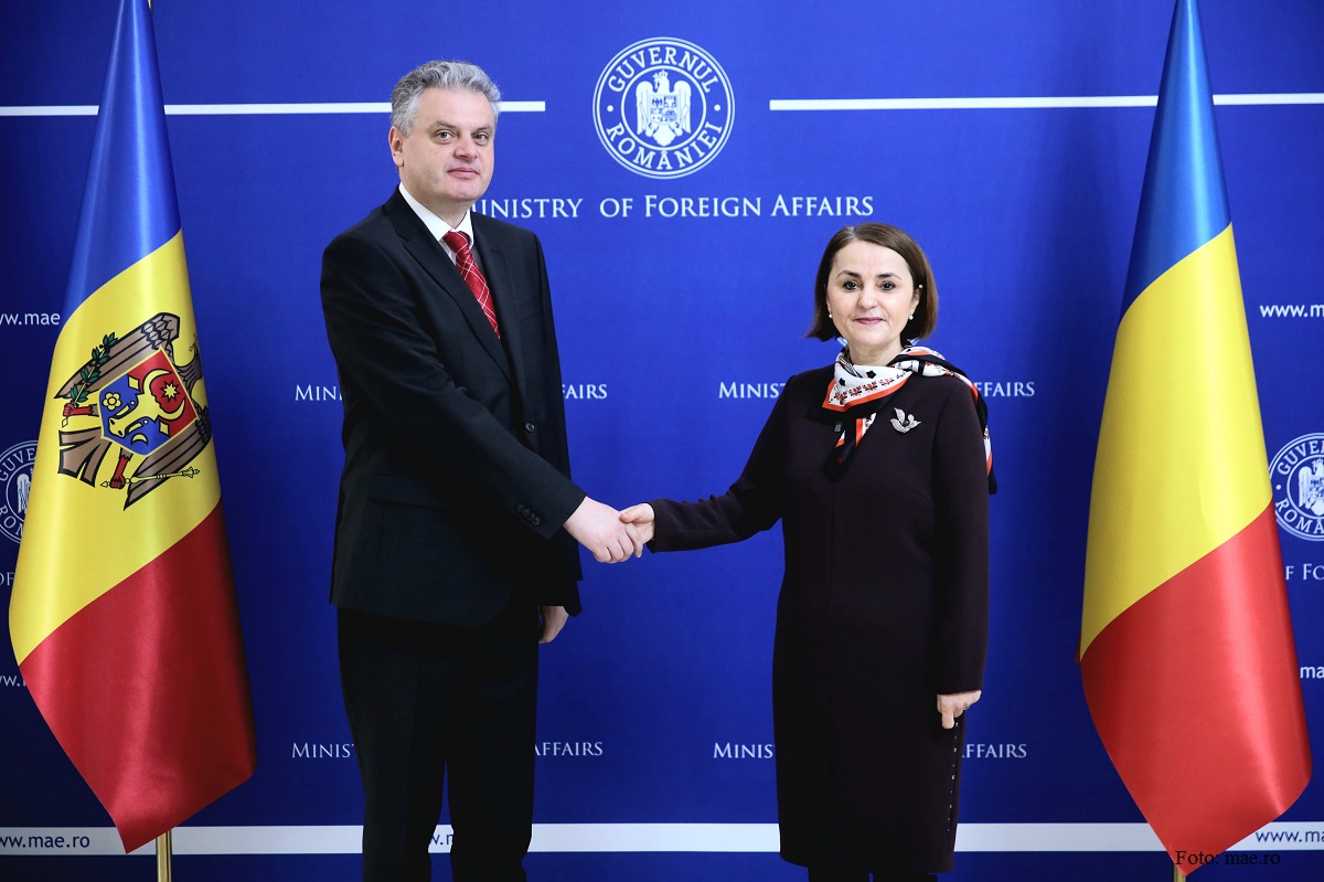 Ministrul român de Externe, Luminiţa Odobescu si viceprim-ministrul pentru reintegrare al Republicii Moldova, Oleg Serebrian (Foto: mae.ro)