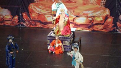 2012年1月14日:四川绵阳市艺术剧院的演出; 罗马尼亚歌手乔班干-Mugur Ciubancan（伟华）
