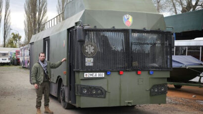 Раду Хоссу головний волонтер проєкту броньованого мобільного шпиталю