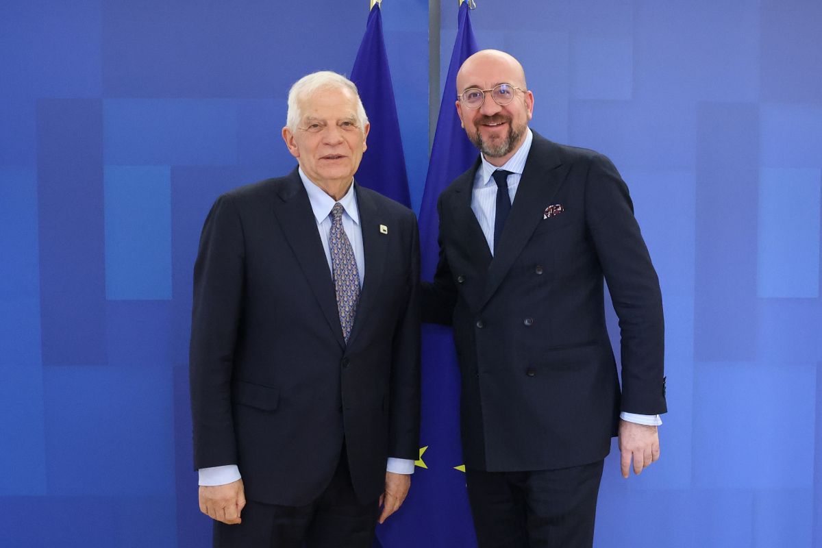 Josep BORRELL şi Charles MICHEL (dreapta) Foto: Copyright European Union