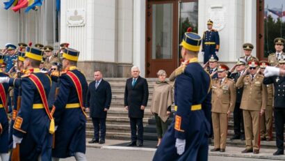 România sprijină politica NATO a porților deschise