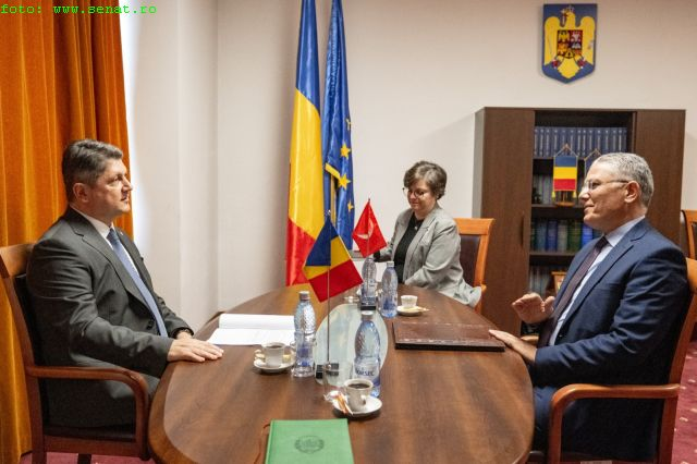 لقاء السيناتور تيتوس كورلاتسيان مع السفير التونسي في بوخارست