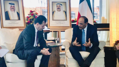 لقاء رئيسي الوزراء الروماني والكويتي