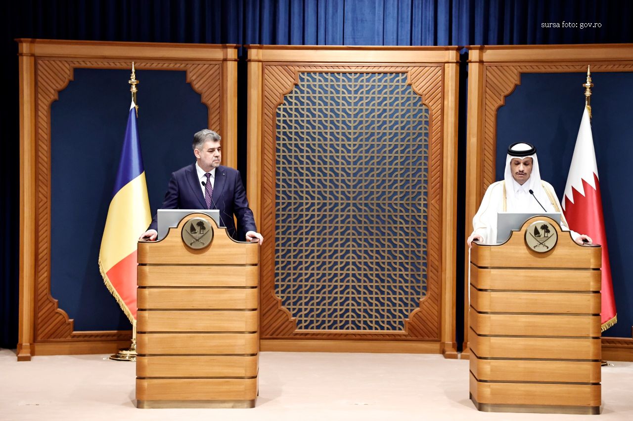 Marcel Ciolacu și E.S. Șeicul Mohammed bin Abdulrahman bin Jassim Al Thani (foto: gov.ro)